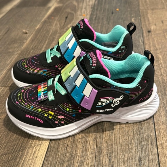 Skechers Black and Multicolor Kids Sneakers - Picture 2 of 12